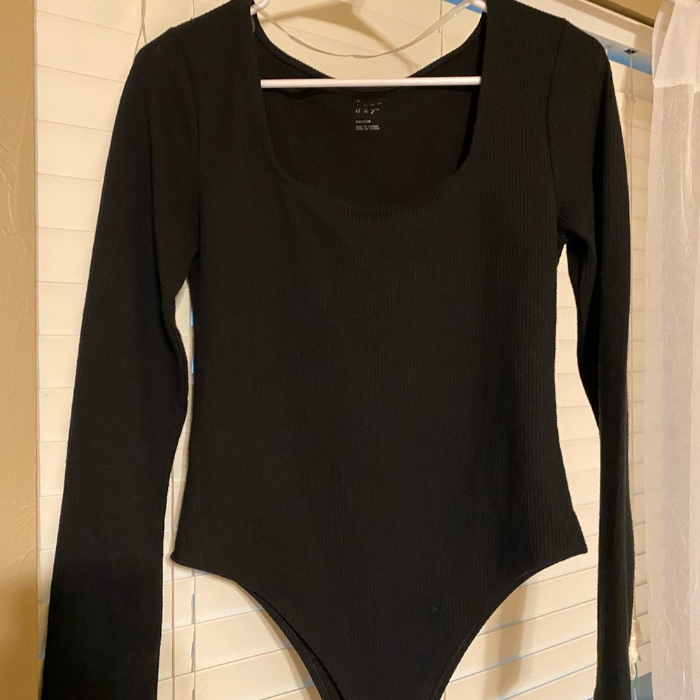 a new day Black Ribbed Top - Size med